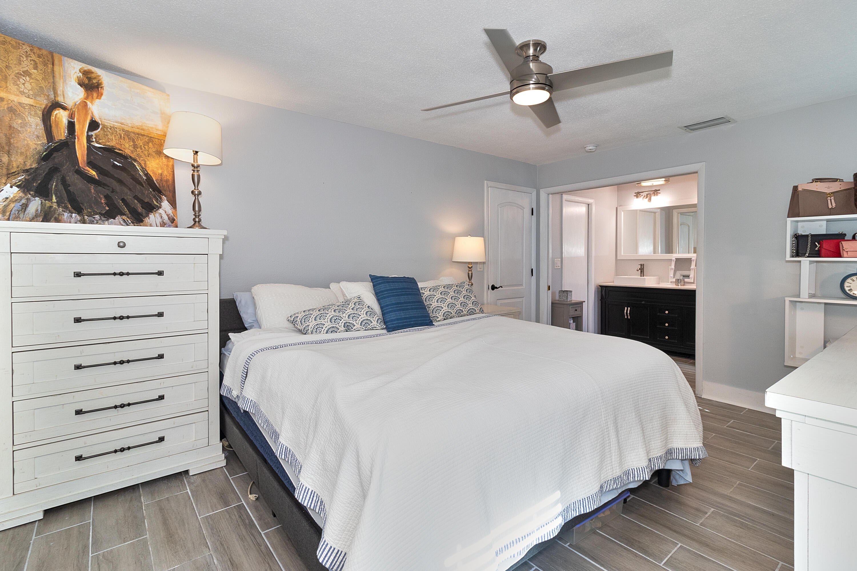 FAIRWAY ESTATES 6TH ADD - Residential