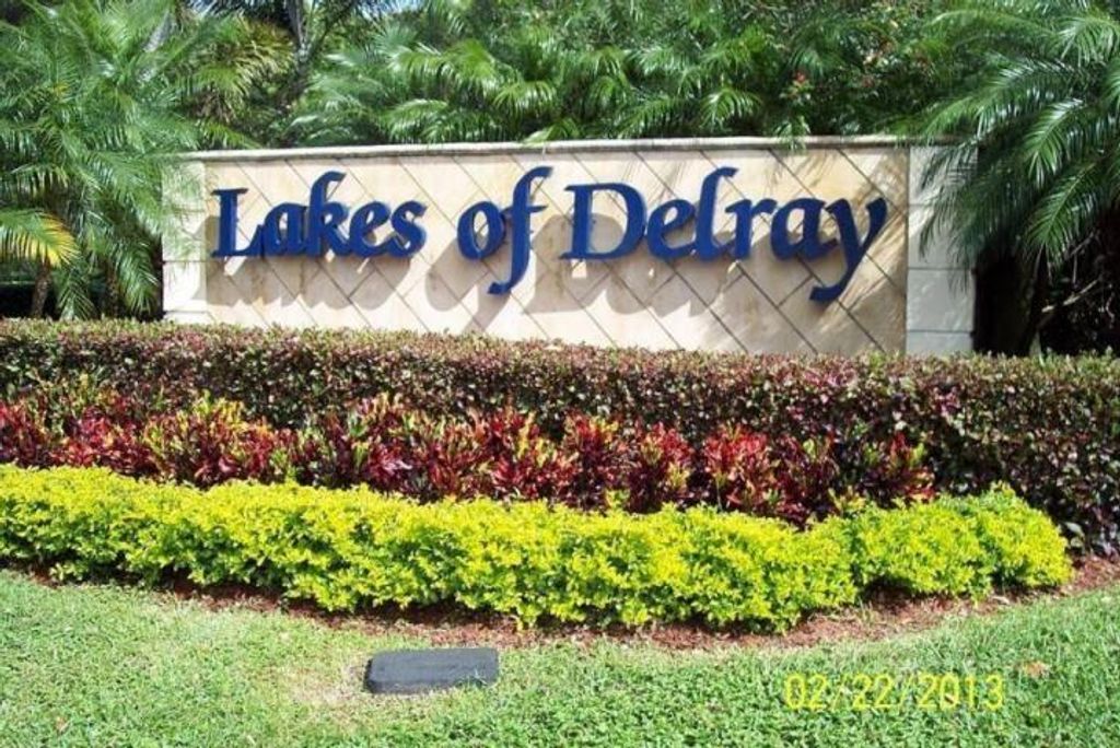 Photo of 5550 Witney Drive #101, Delray Beach, FL 33484 (MLS # R11132277)