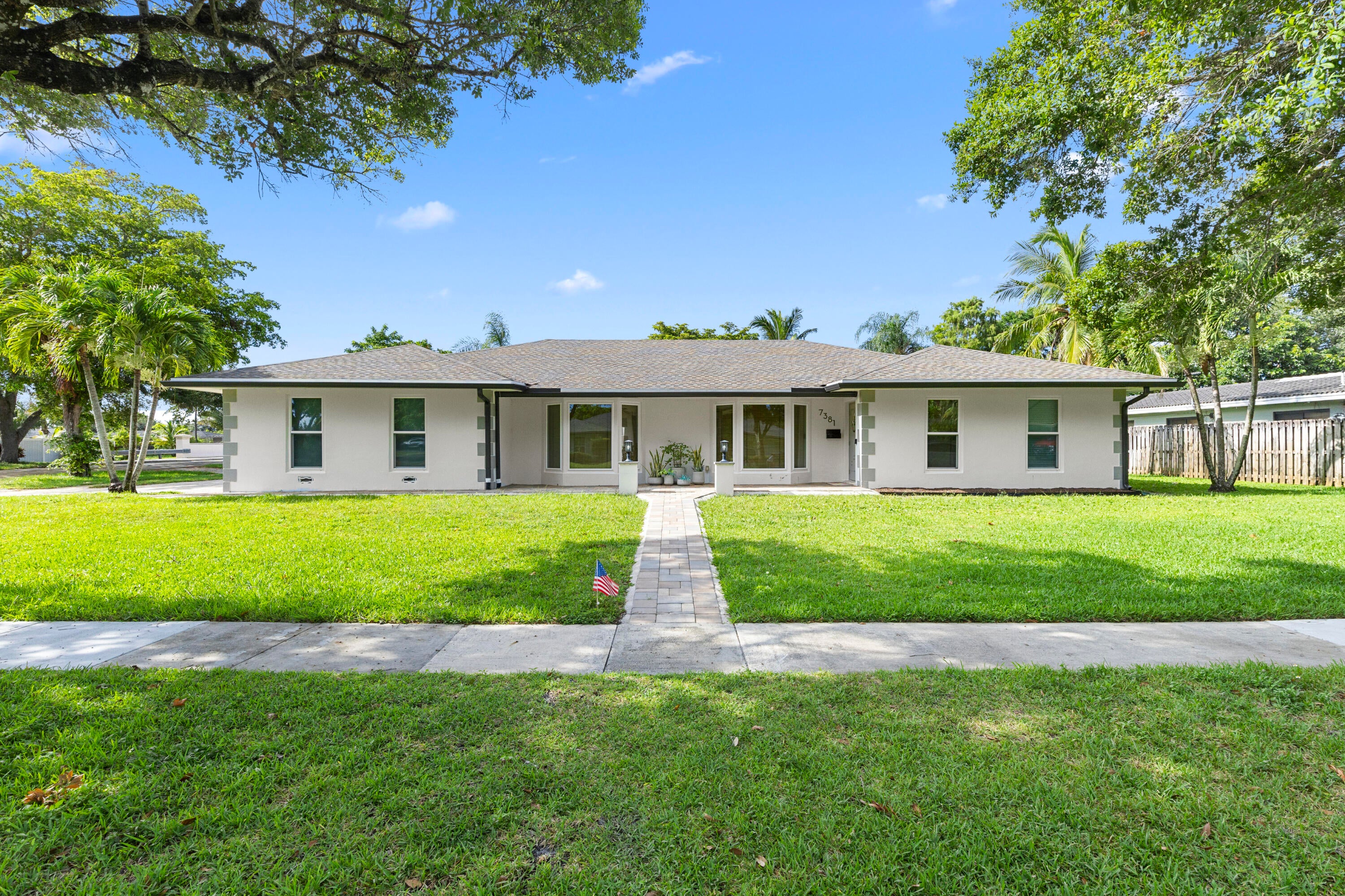 7381 NW 9th Street, Plantation FL 33317