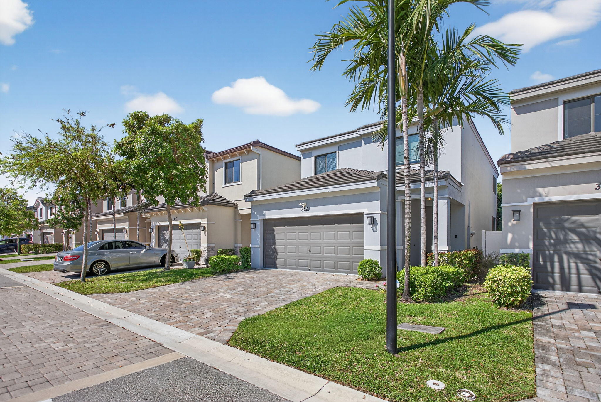325 NW 33rd Lane
