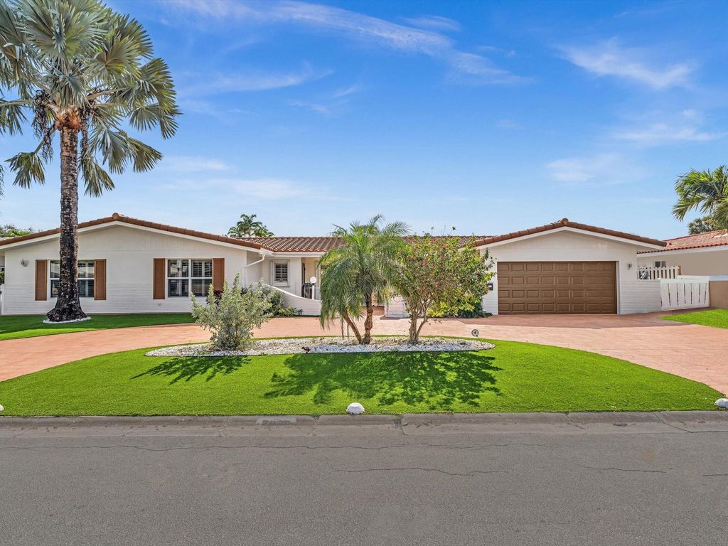 Photo of 2930 NE 55th Place, Fort Lauderdale, FL 33308 (MLS # F10477778)