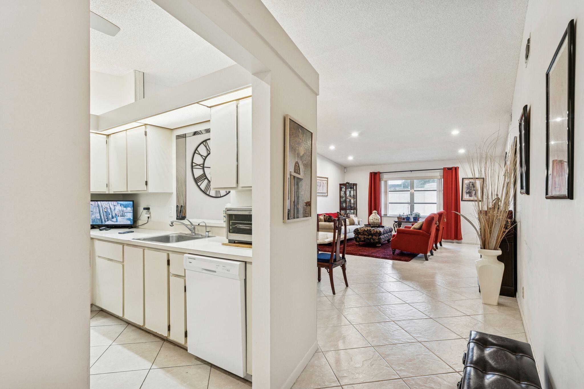 WHISPER WALK SEC C CONDO - Residential