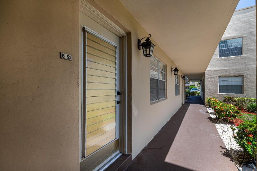 Photo of 52 Burgundy #B, Delray Beach, FL 33484 (MLS # R11128307)