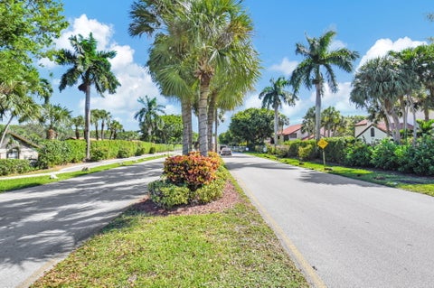 Tiny photo for 10 VIA DE CASAS SUR #101, Boynton Beach, FL 33426 (MLS # B26090474)