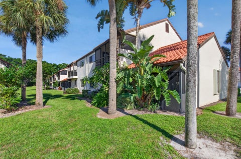 Tiny photo for 10 VIA DE CASAS SUR #101, Boynton Beach, FL 33426 (MLS # B26090474)