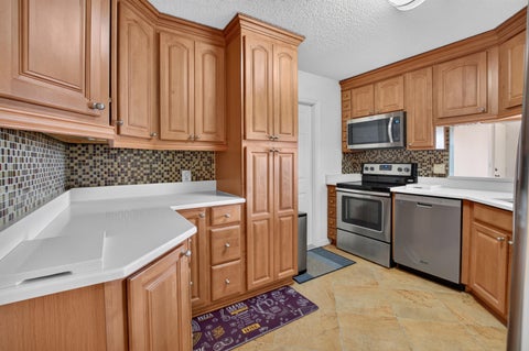 Tiny photo for 10 VIA DE CASAS SUR #101, Boynton Beach, FL 33426 (MLS # B26090474)