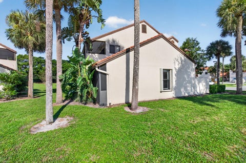 Tiny photo for 10 VIA DE CASAS SUR #101, Boynton Beach, FL 33426 (MLS # B26090474)