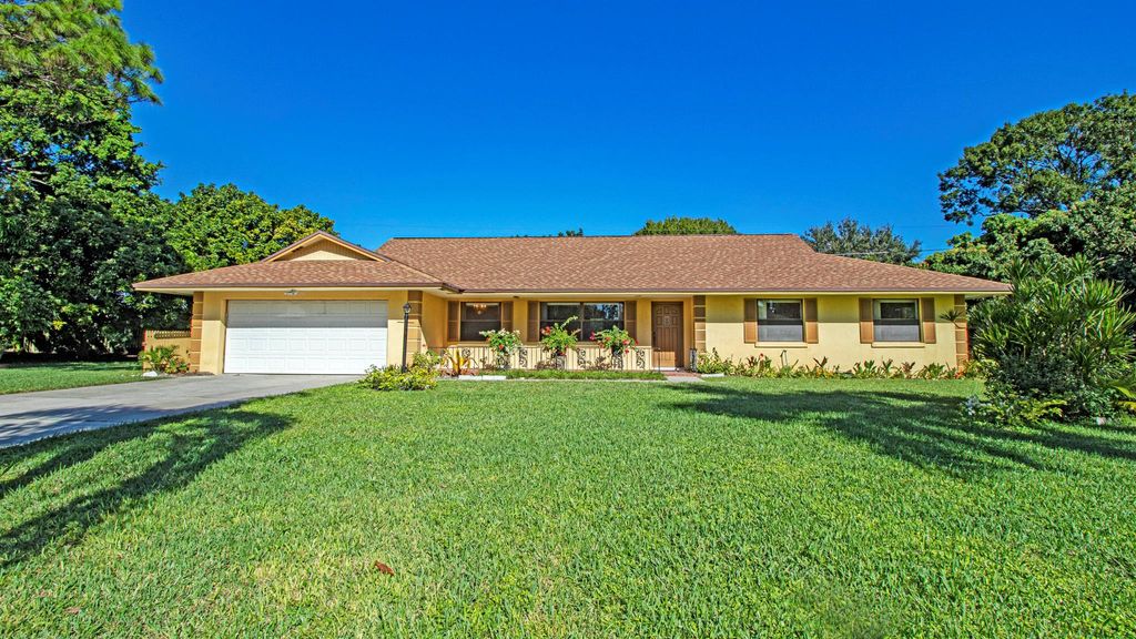 Photo of 8703 SE Fairwinds Way, Hobe Sound, FL 33455 (MLS # R10924240)