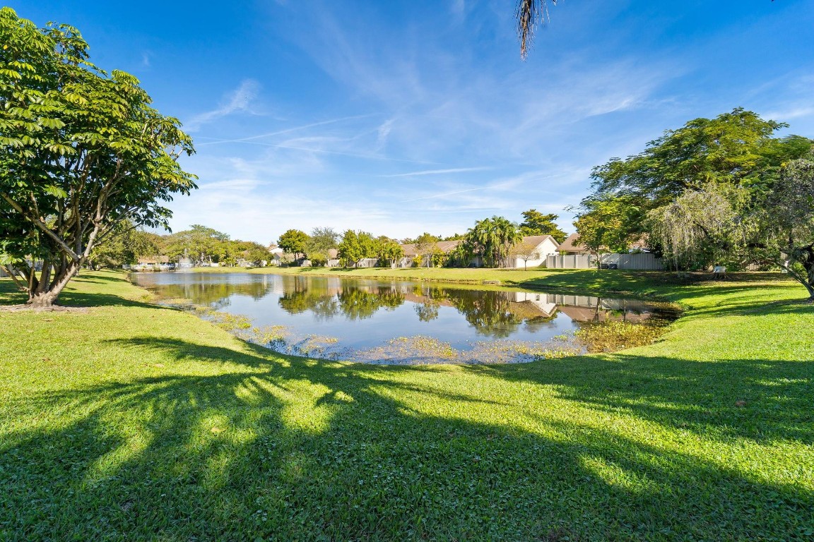 Pines of Oakland Forest W - Residential