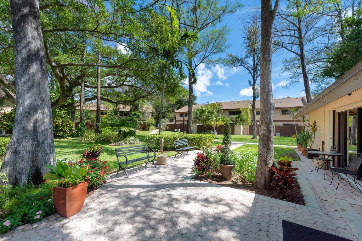 Pines of Oakland Forest W - Residential