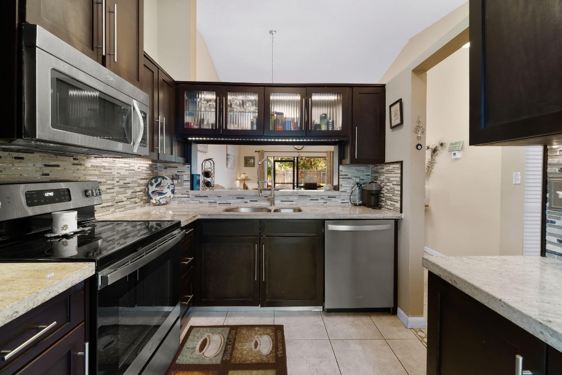 Pines of Oakland Forest W - Residential