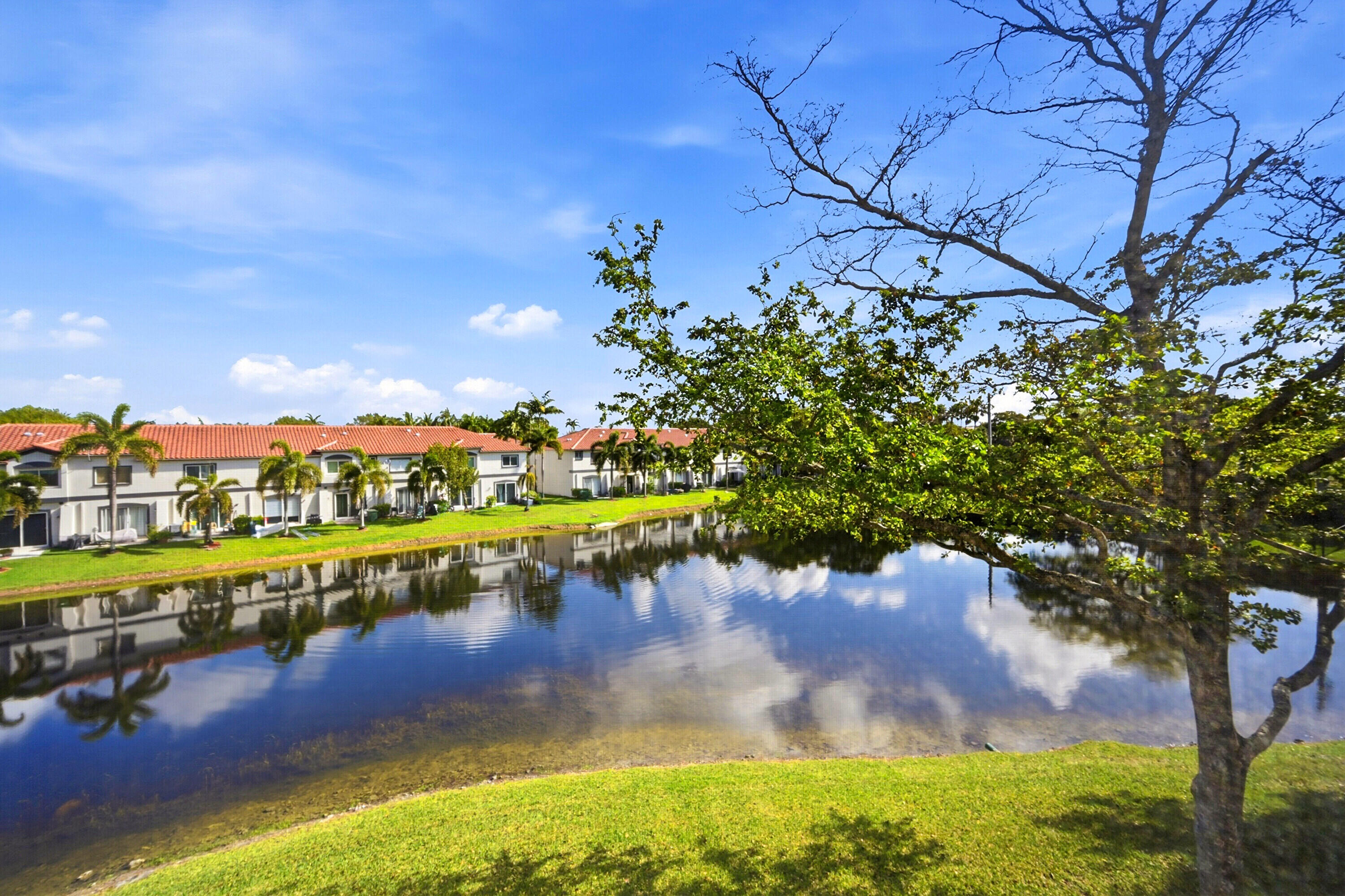 SOUTHAMPTON CONDOMINIUM I - Residential