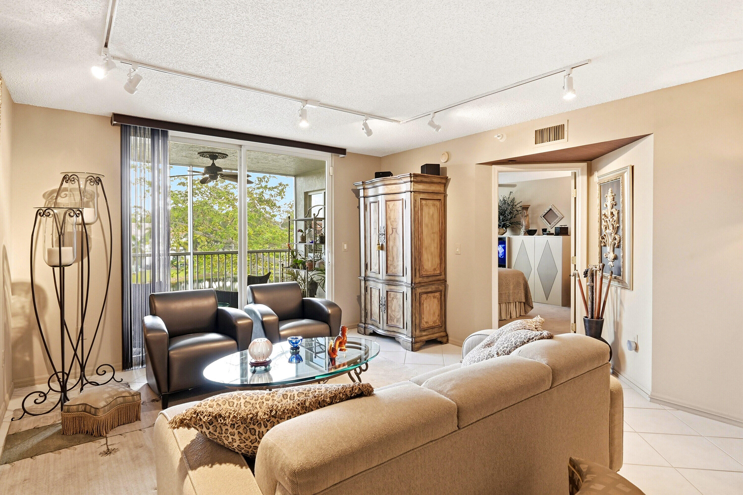 SOUTHAMPTON CONDOMINIUM I - Residential