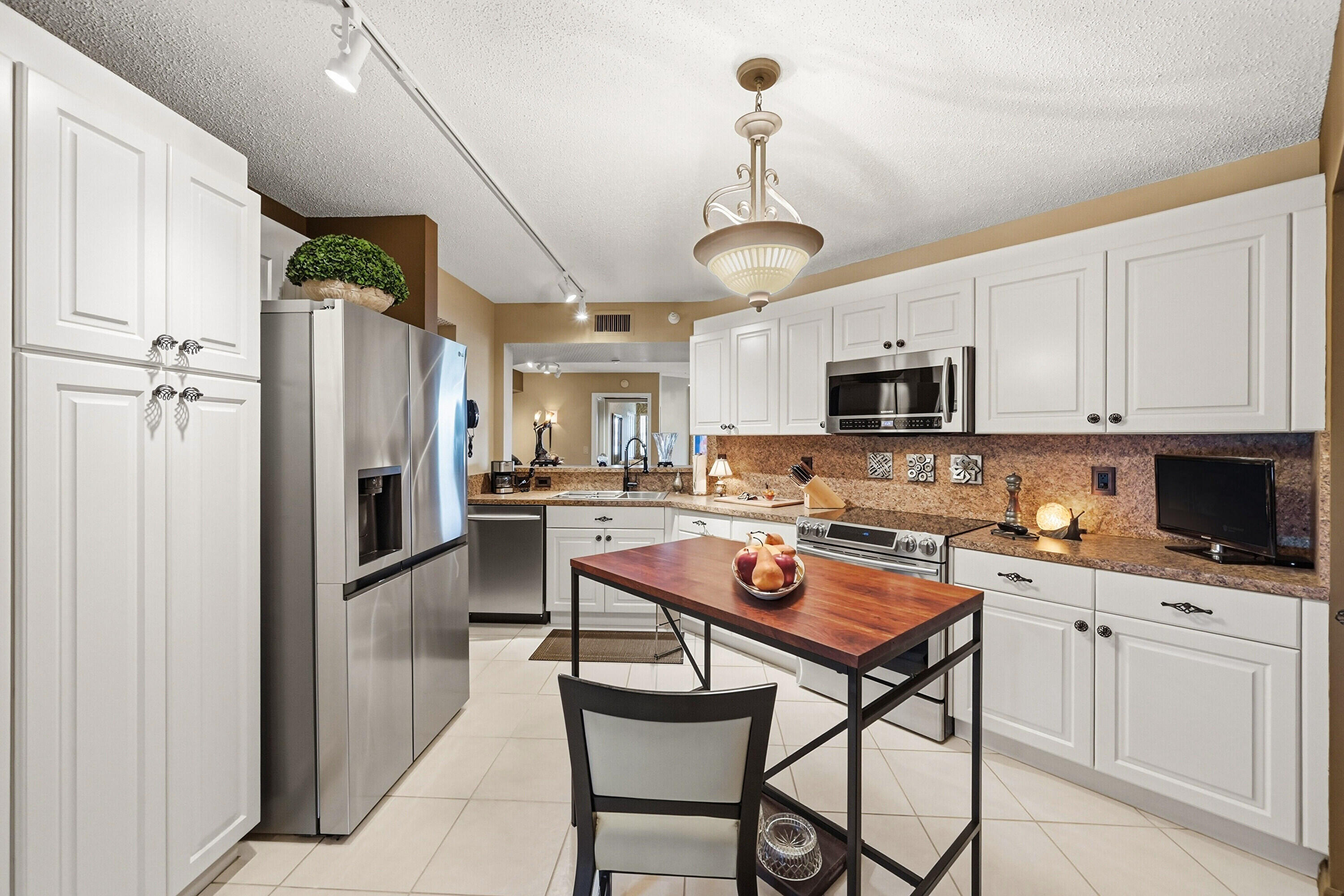 SOUTHAMPTON CONDOMINIUM I - Residential