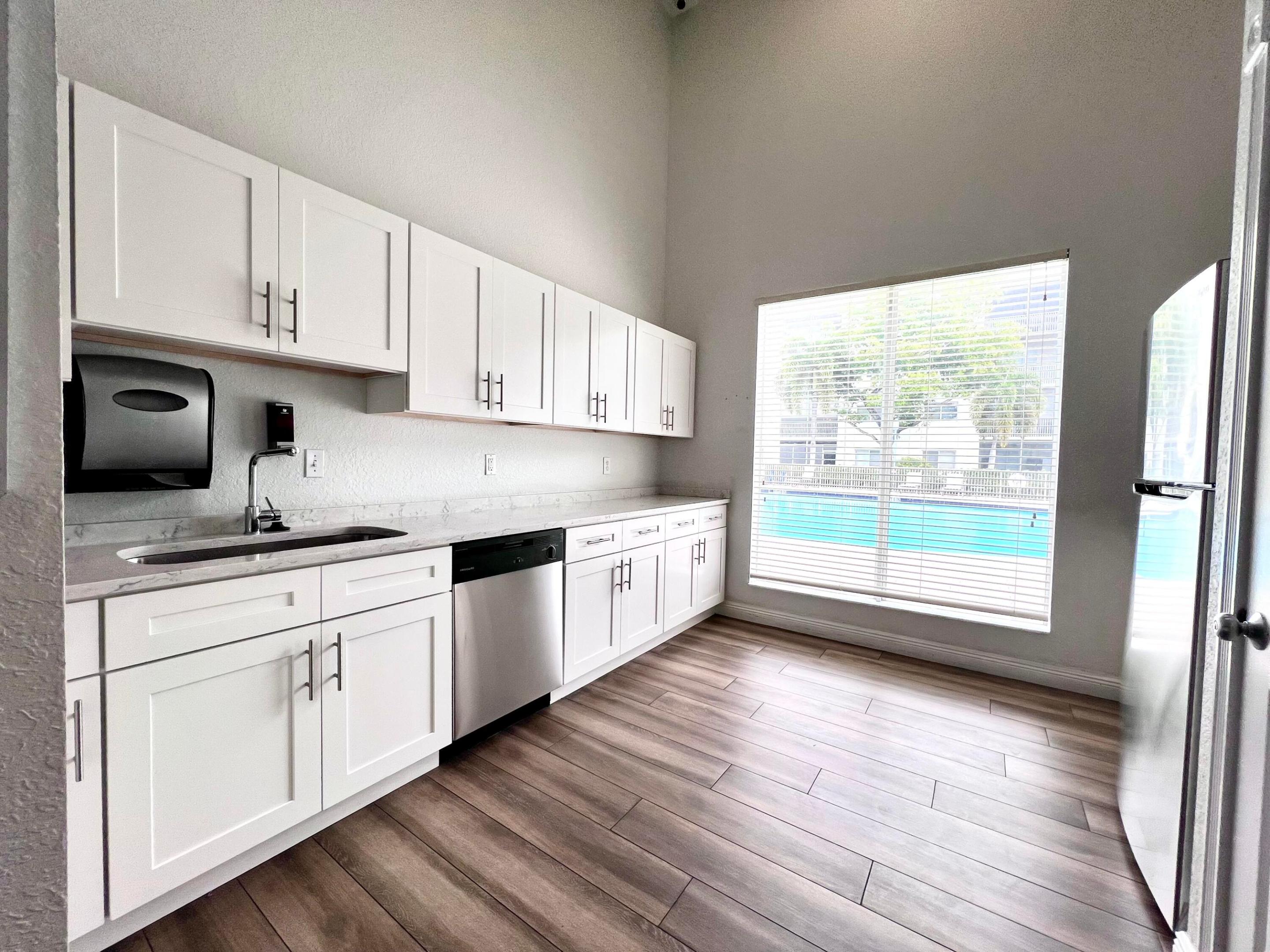 SOUTHAMPTON CONDOMINIUM I - Residential