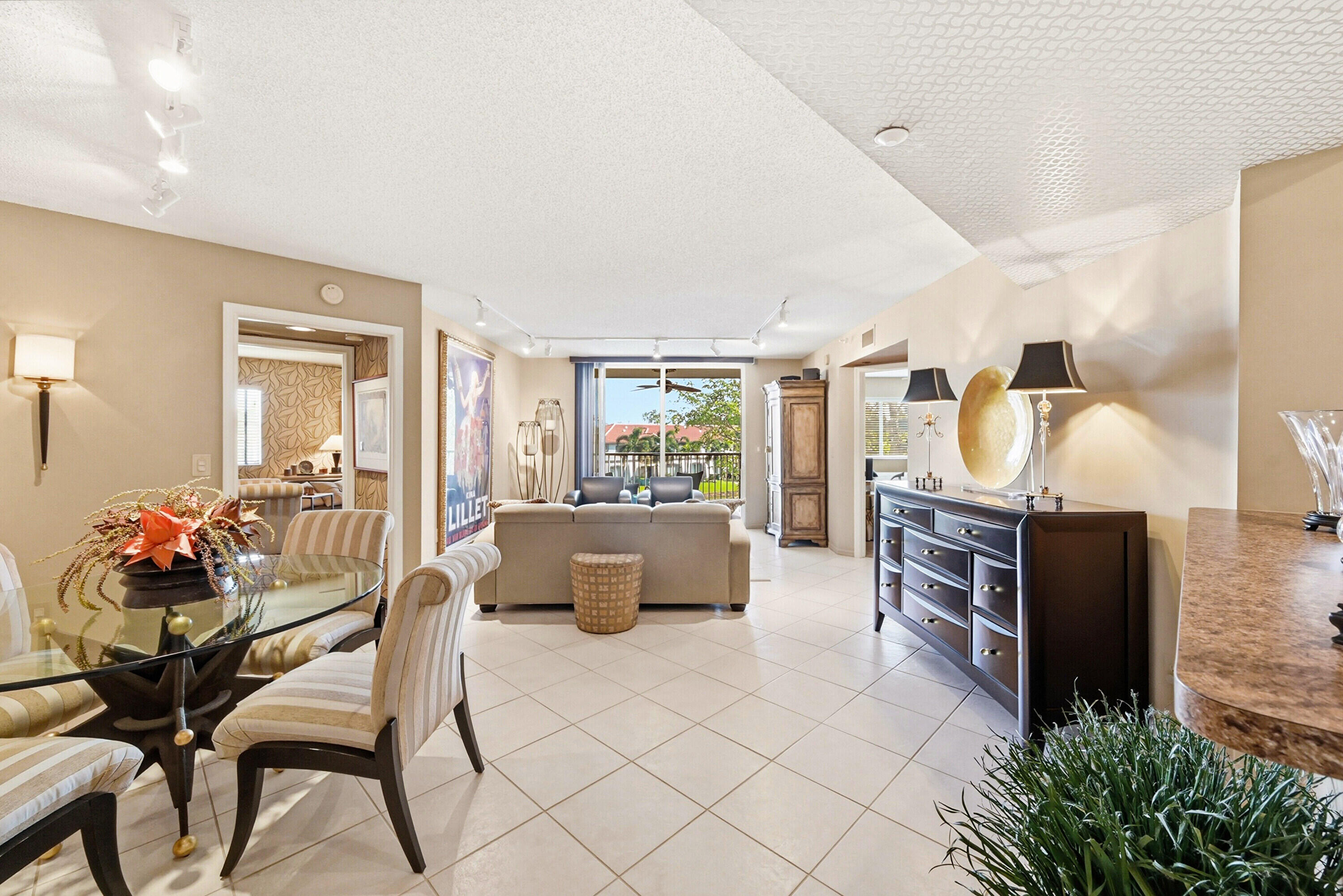 SOUTHAMPTON CONDOMINIUM I - Residential