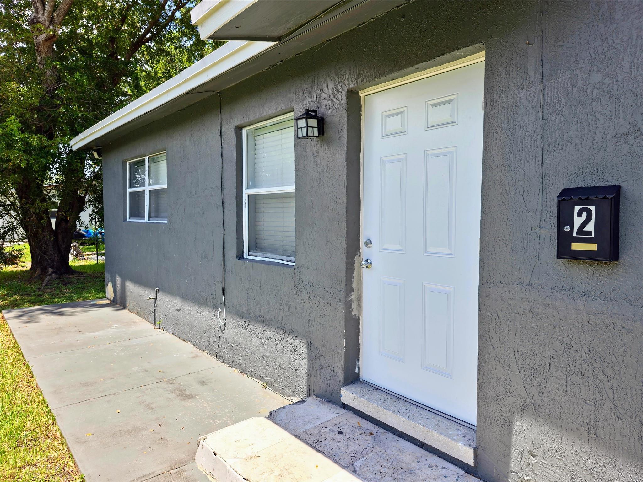 Affordable Bright 2 Bed • 1 Bath Duplex in Dania Beach
Welcome to Unit 2 at 746 SW 4th St — a charming and updated 2-bedroom, 1-bath unit nestled in the heart of Dania Beach. This spacious home features tile flooring, central AC and a private fenced yardperfect for relaxing or entertaining.
Highlights:
Modern kitchen with fridge and microwave.
Cable-ready and one parking space
Prime Dania Beach Location
Live just minutes from Dania Beach, Hollywood Beach, and the newly developed Dania Pointe for top shopping, dining, and entertainment.
This home blends everyday convenience with South Florida charm—perfect for those seeking comfort near the coast.