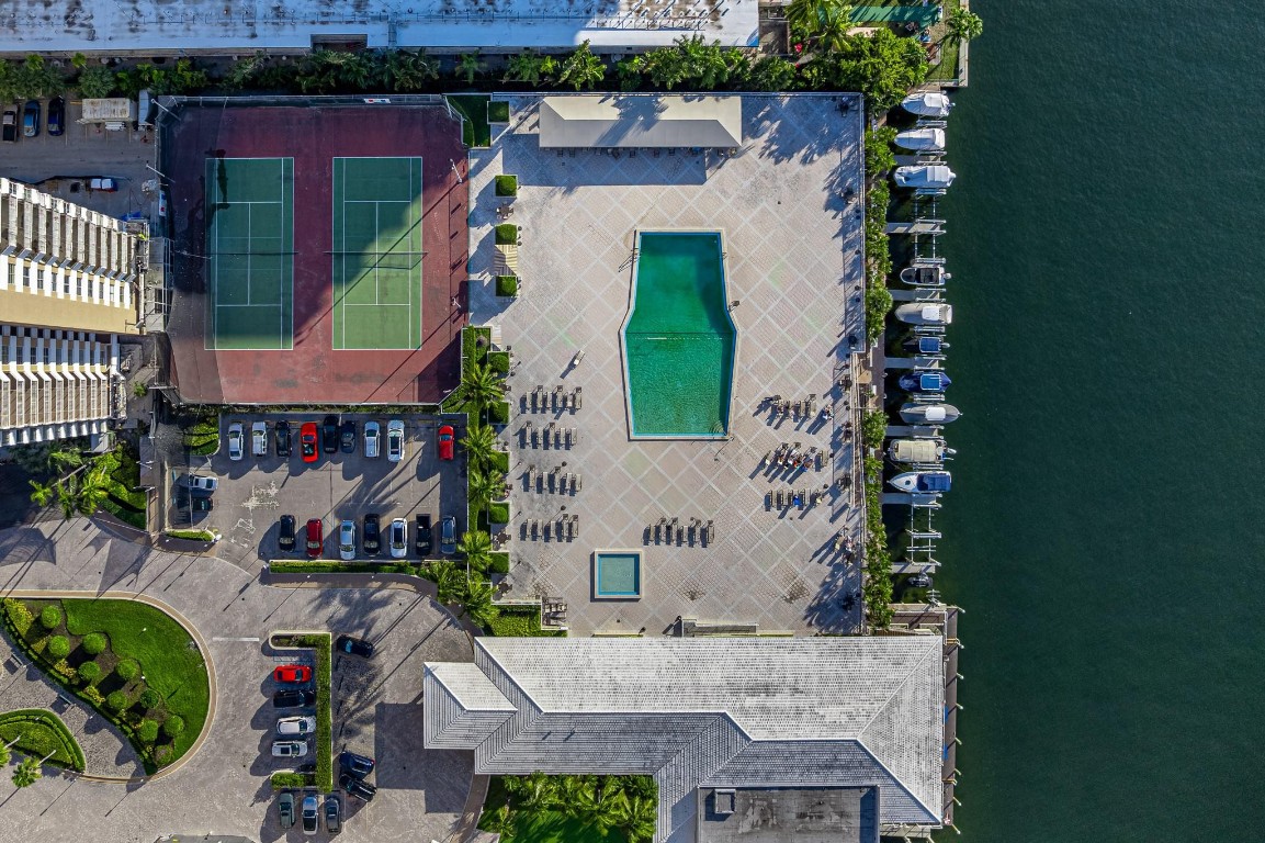 Hemispheres Condo - Residential