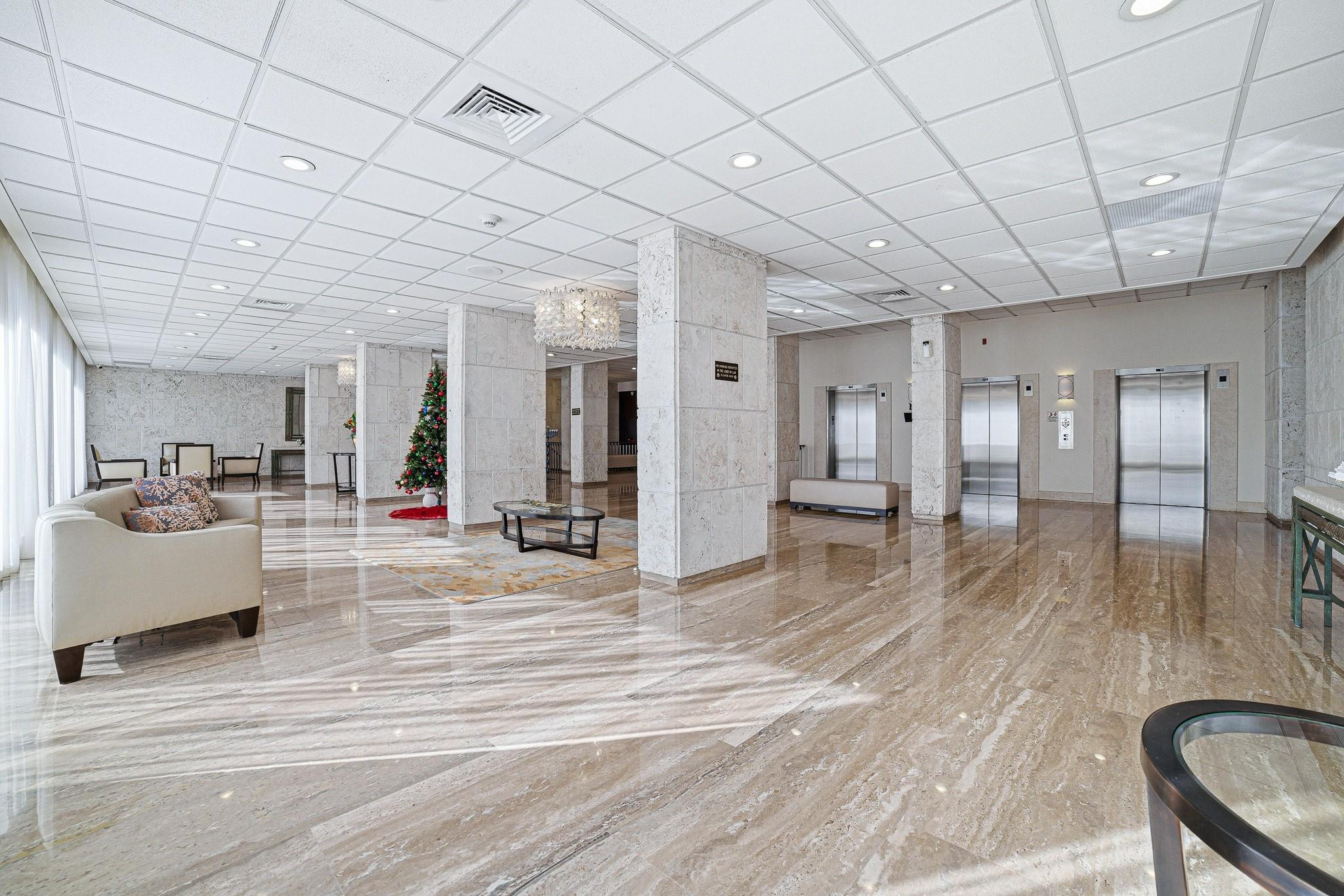 1985 S Ocean Drive 10G