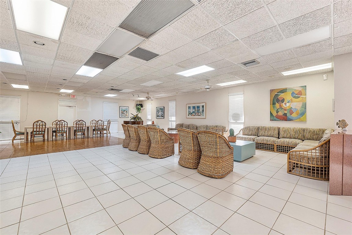 Inverwood Condo - Residential