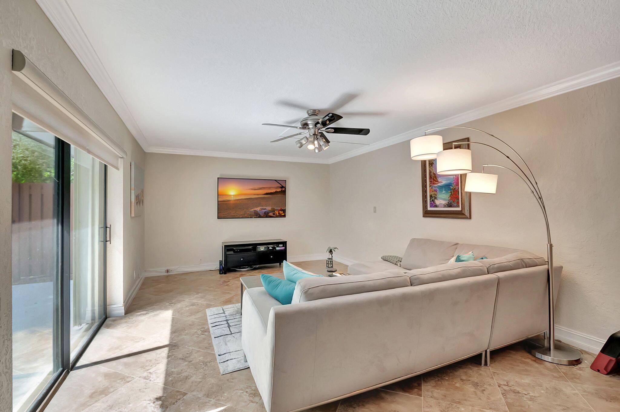 LAKESIDE - Residential