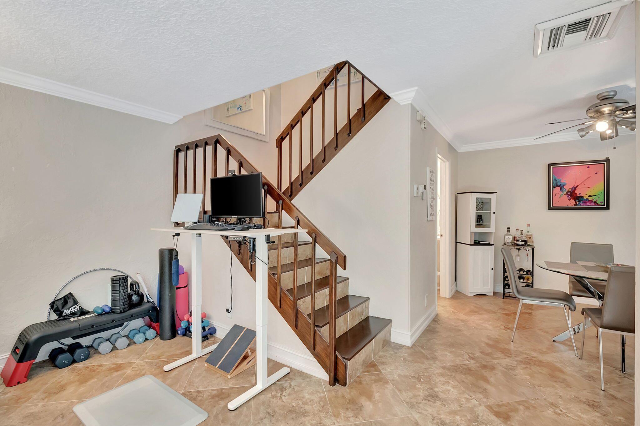 LAKESIDE - Residential