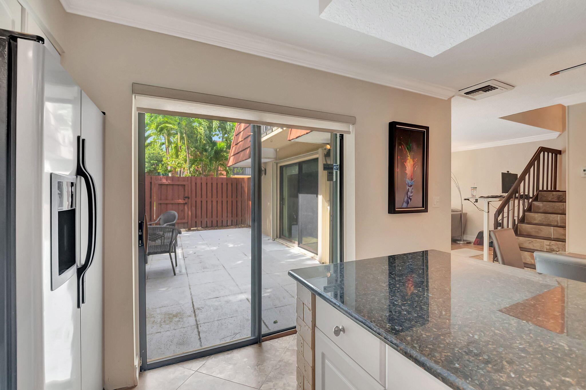 LAKESIDE - Residential