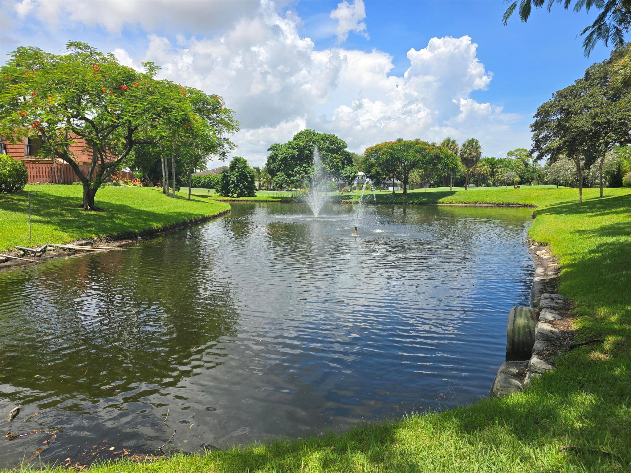 LAKESIDE - Residential