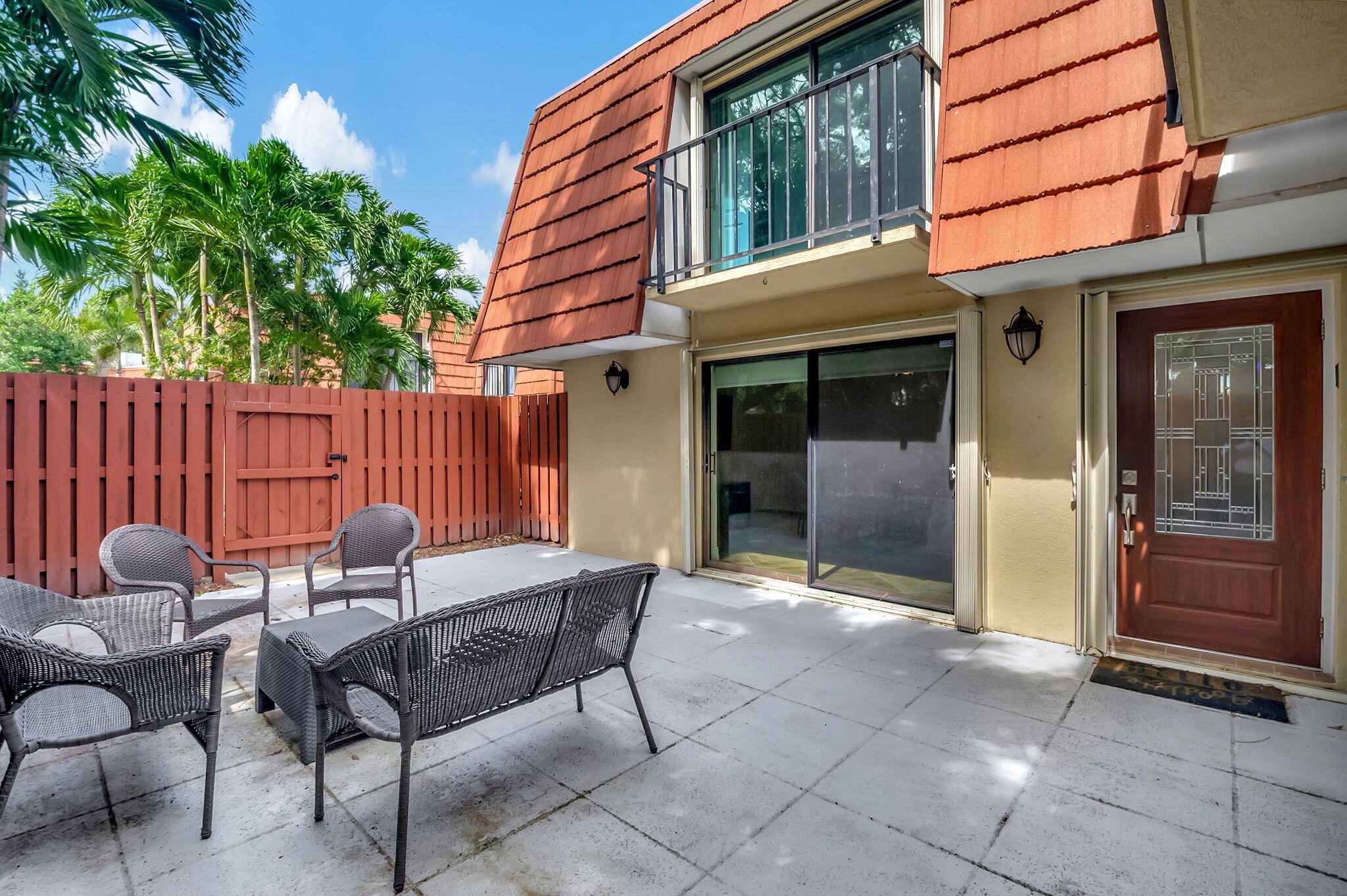 LAKESIDE - Residential