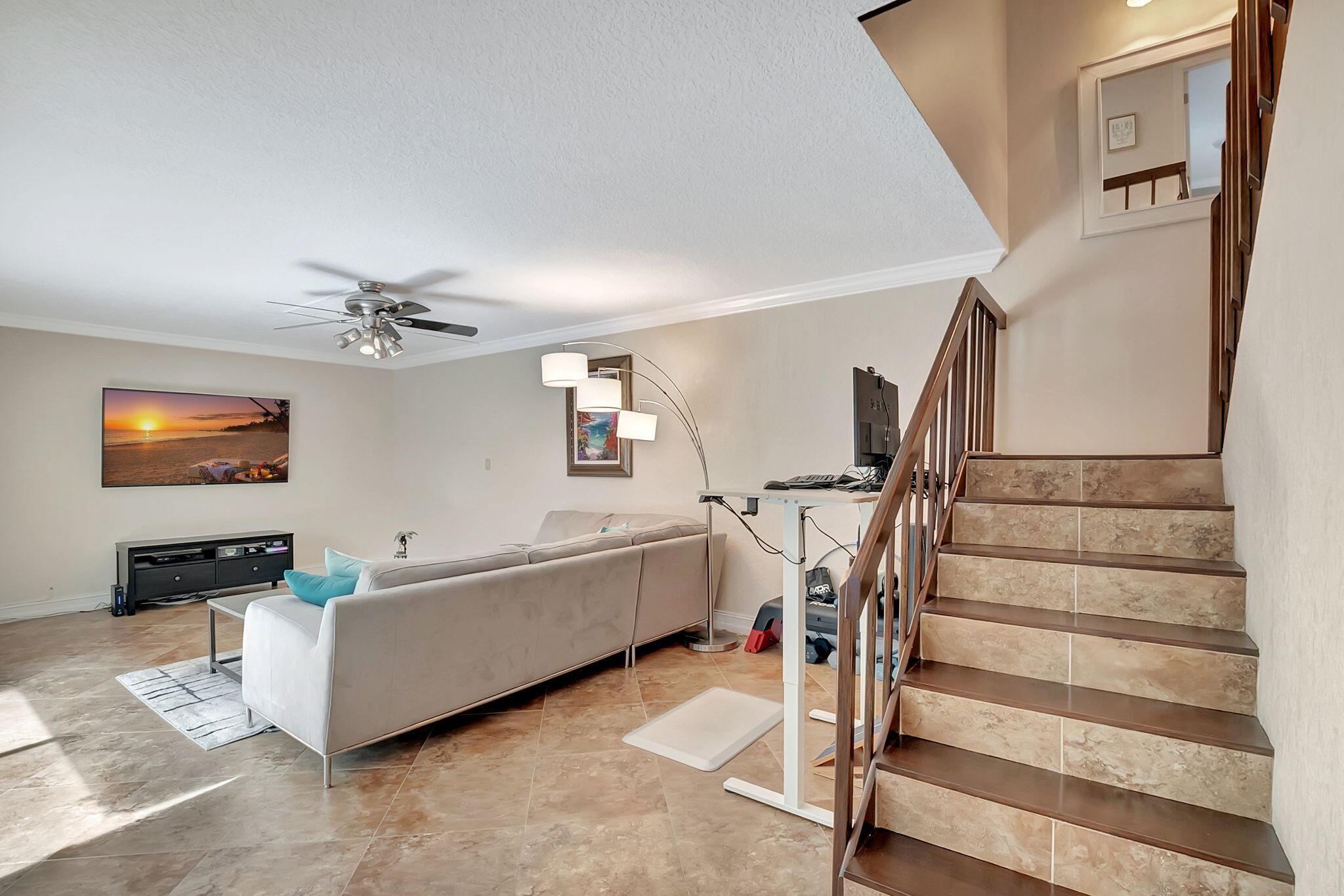 LAKESIDE - Residential