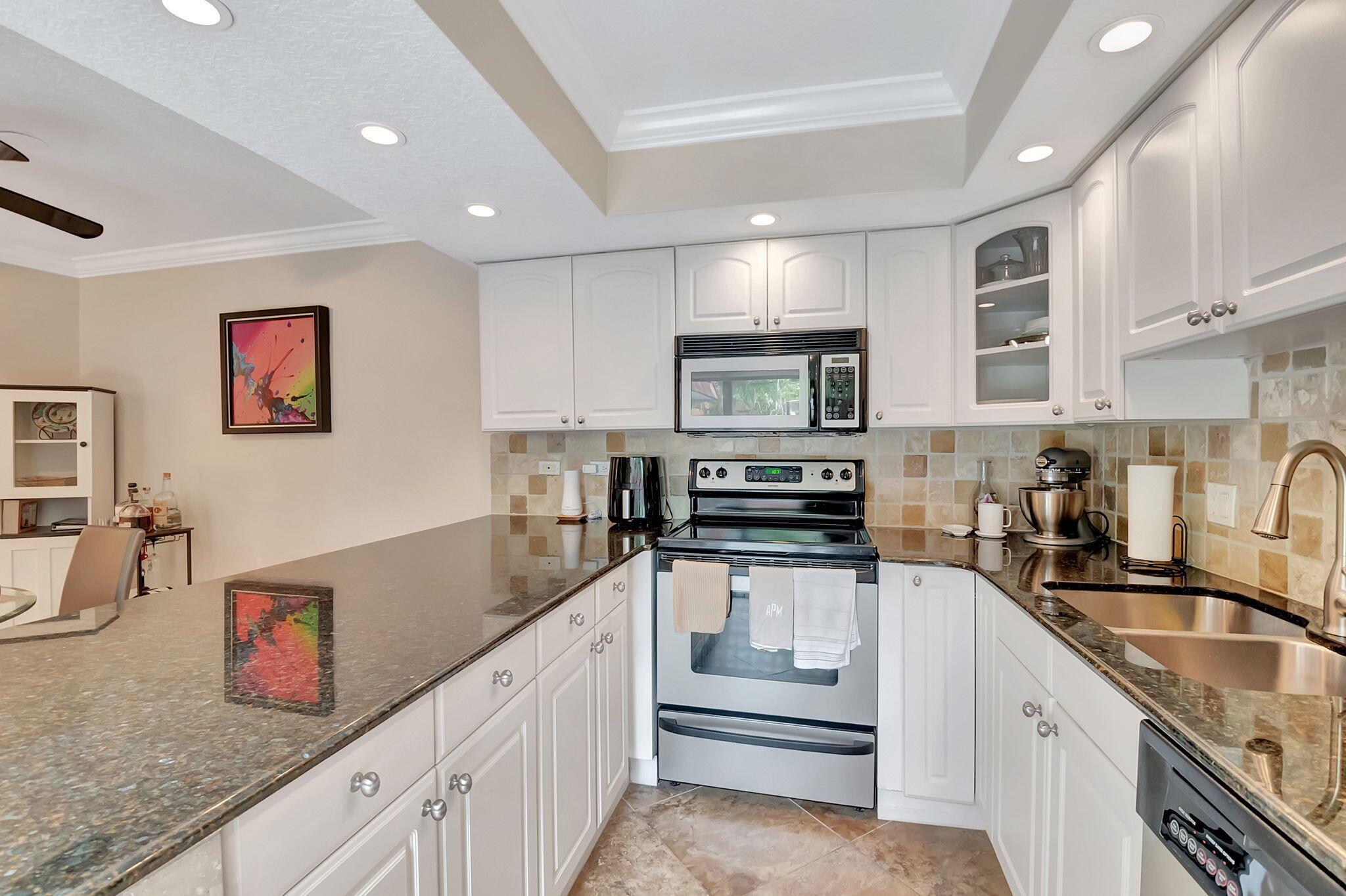 LAKESIDE - Residential