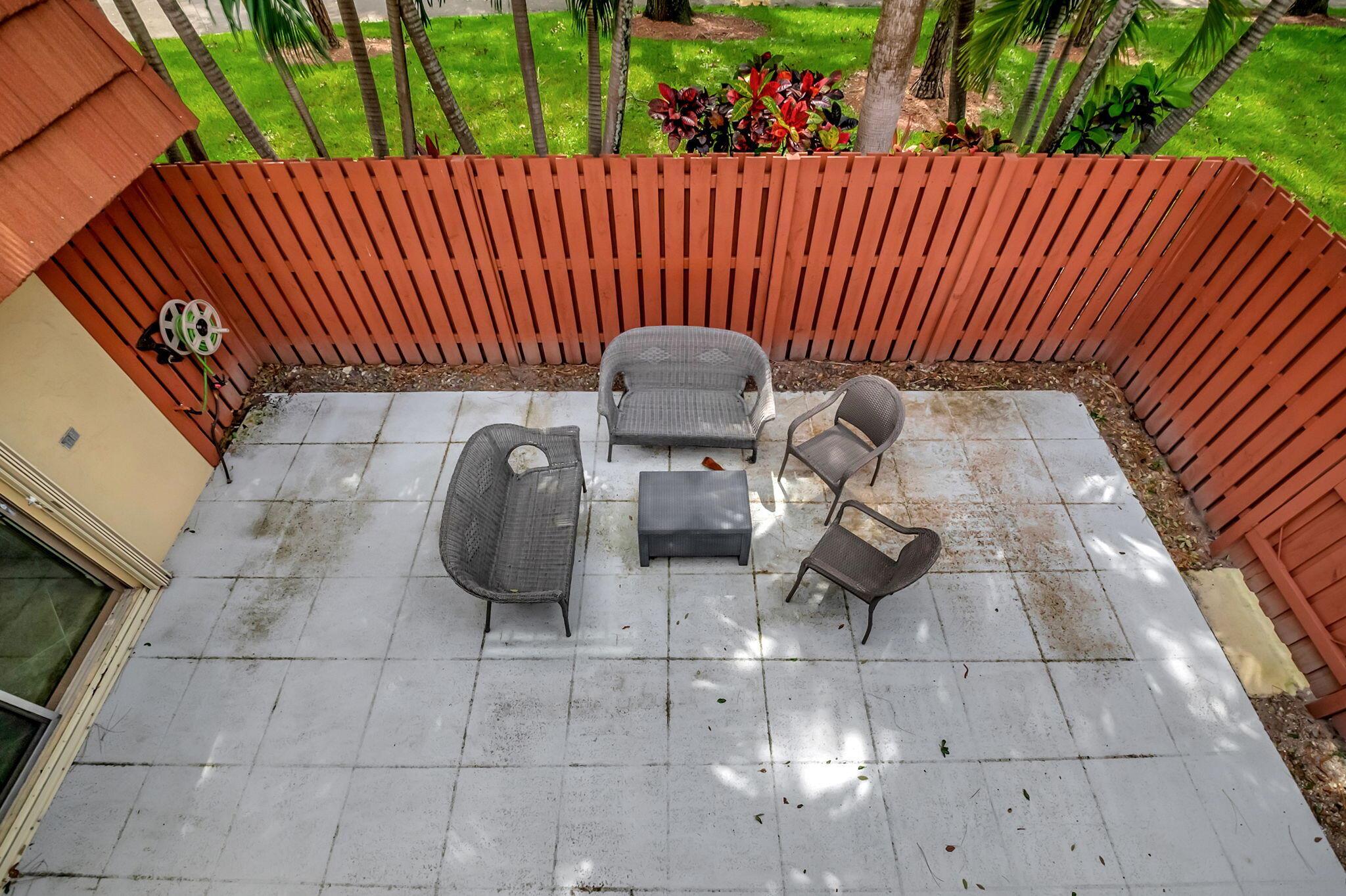 LAKESIDE - Residential