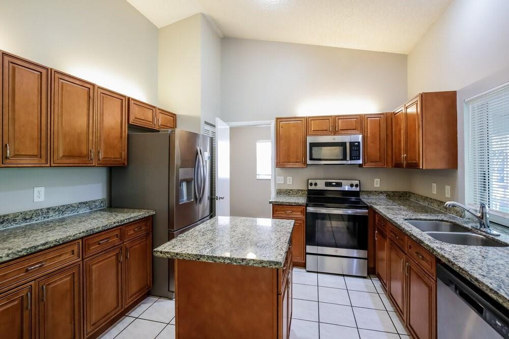 Royal Land Amd 132-20 B - Residential Lease