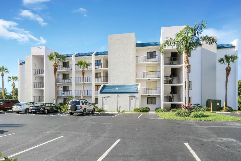 Photo of 1605 S Us Highway 1 #F303, Jupiter, FL 33477 (MLS # R10906092)