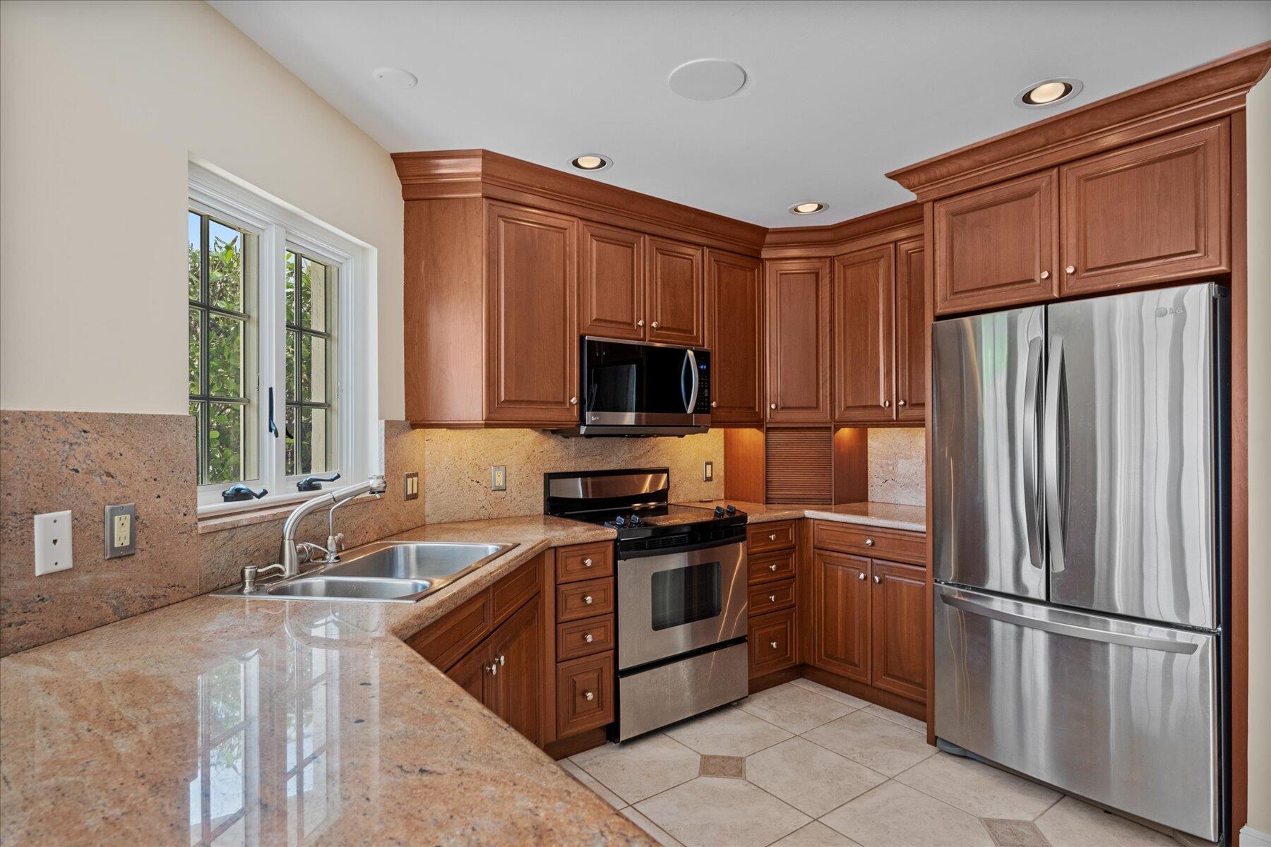 LOXAHATCHEE CLUB AT MAPLE - Residential