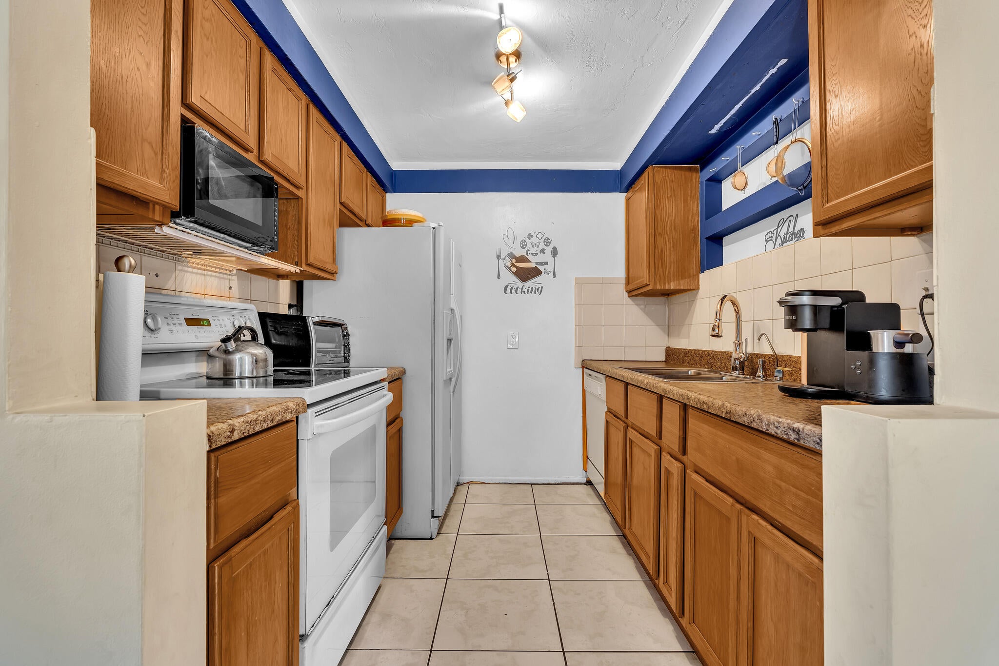 6872 NW 26TH Court