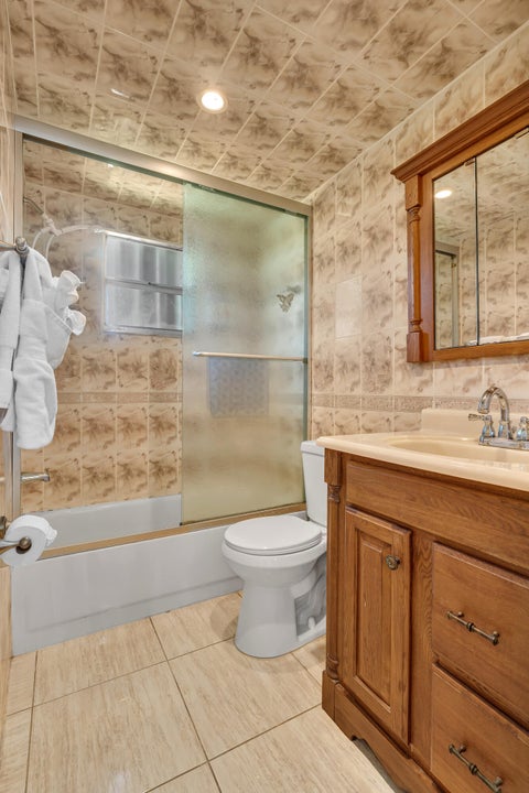 Tiny photo for 6872 NW 26TH Court, Sunrise, FL 33313 (MLS # B26084014)