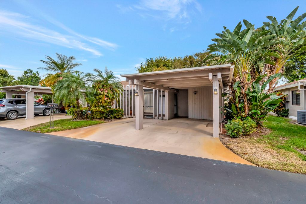 Photo of 6854 Moonlit Drive, Delray Beach, FL 33446 (MLS # R10959621)