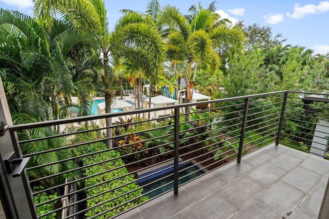 NINE28 - Residential