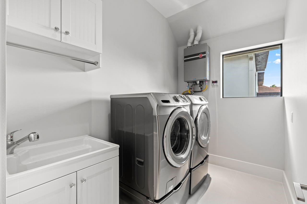 NINE28 - Residential