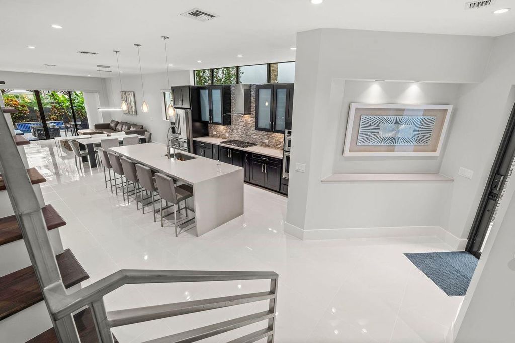 Photo of 928 NE 16th Ave #928, Fort Lauderdale, FL 33304 (MLS # F10542485)