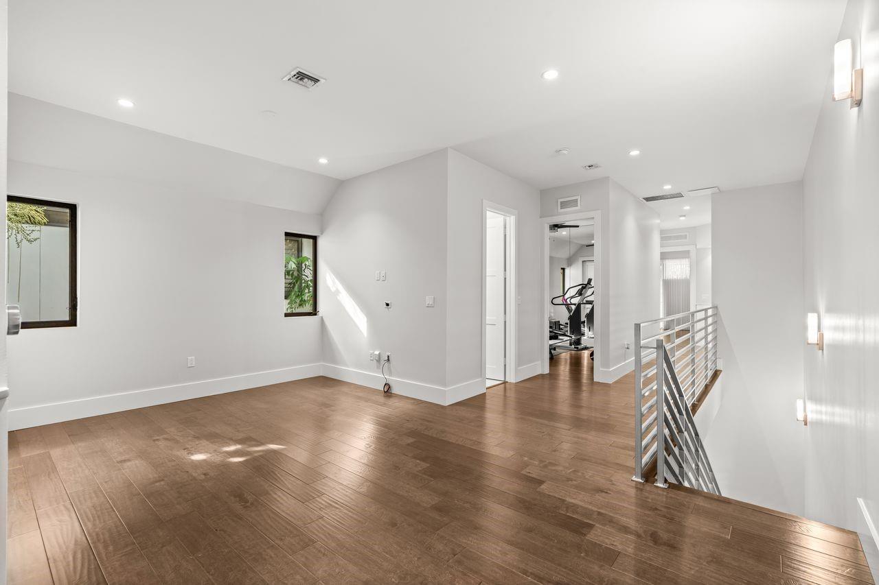 NINE28 - Residential