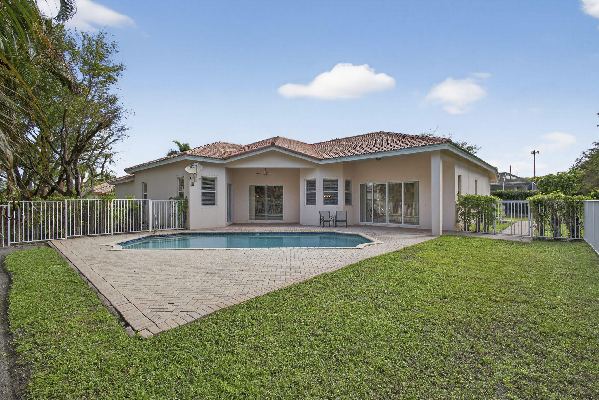 ISLES AT WELLINGTON 8 - Residential