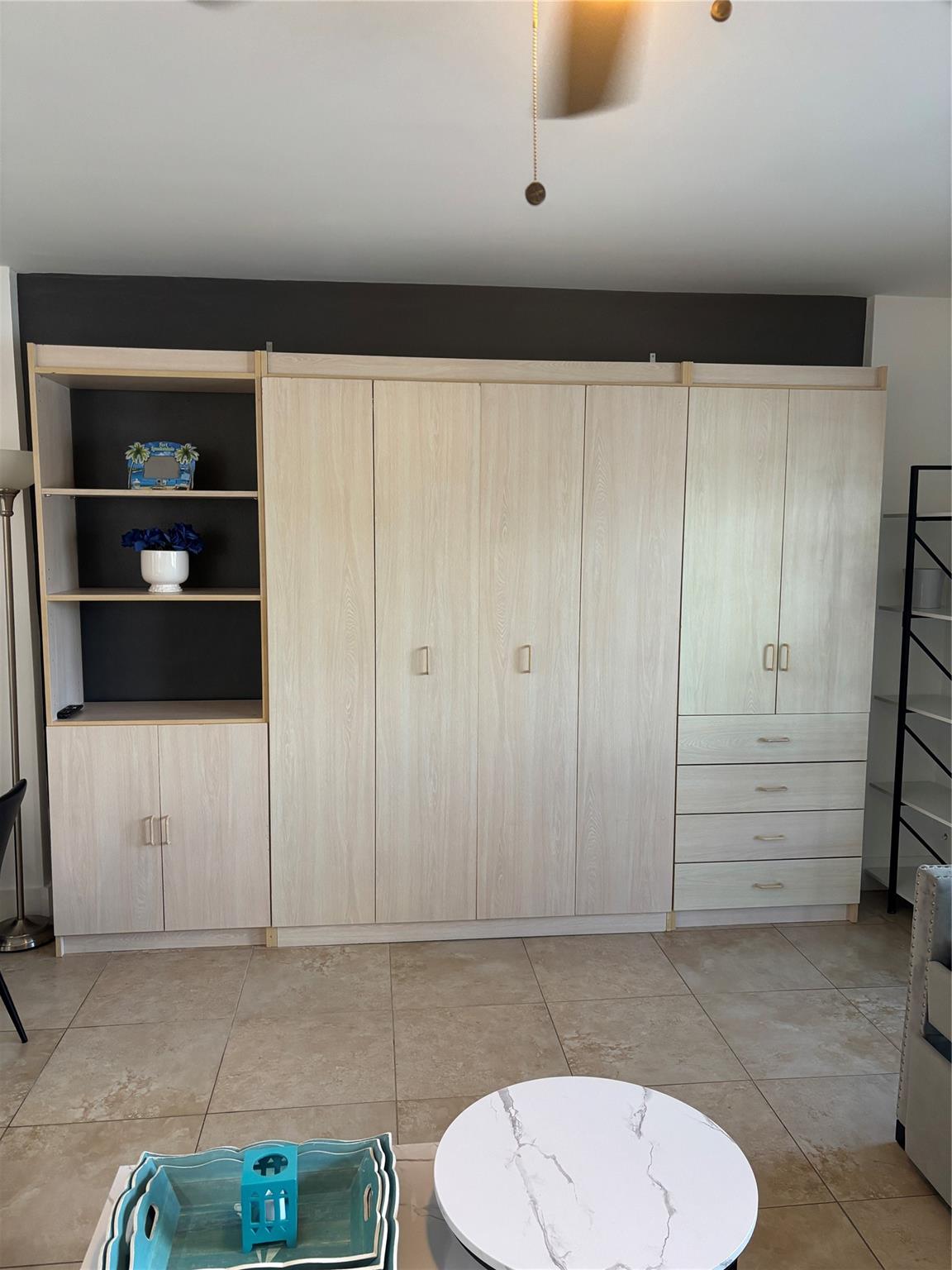 LAUDERDALE TOWER - Residential