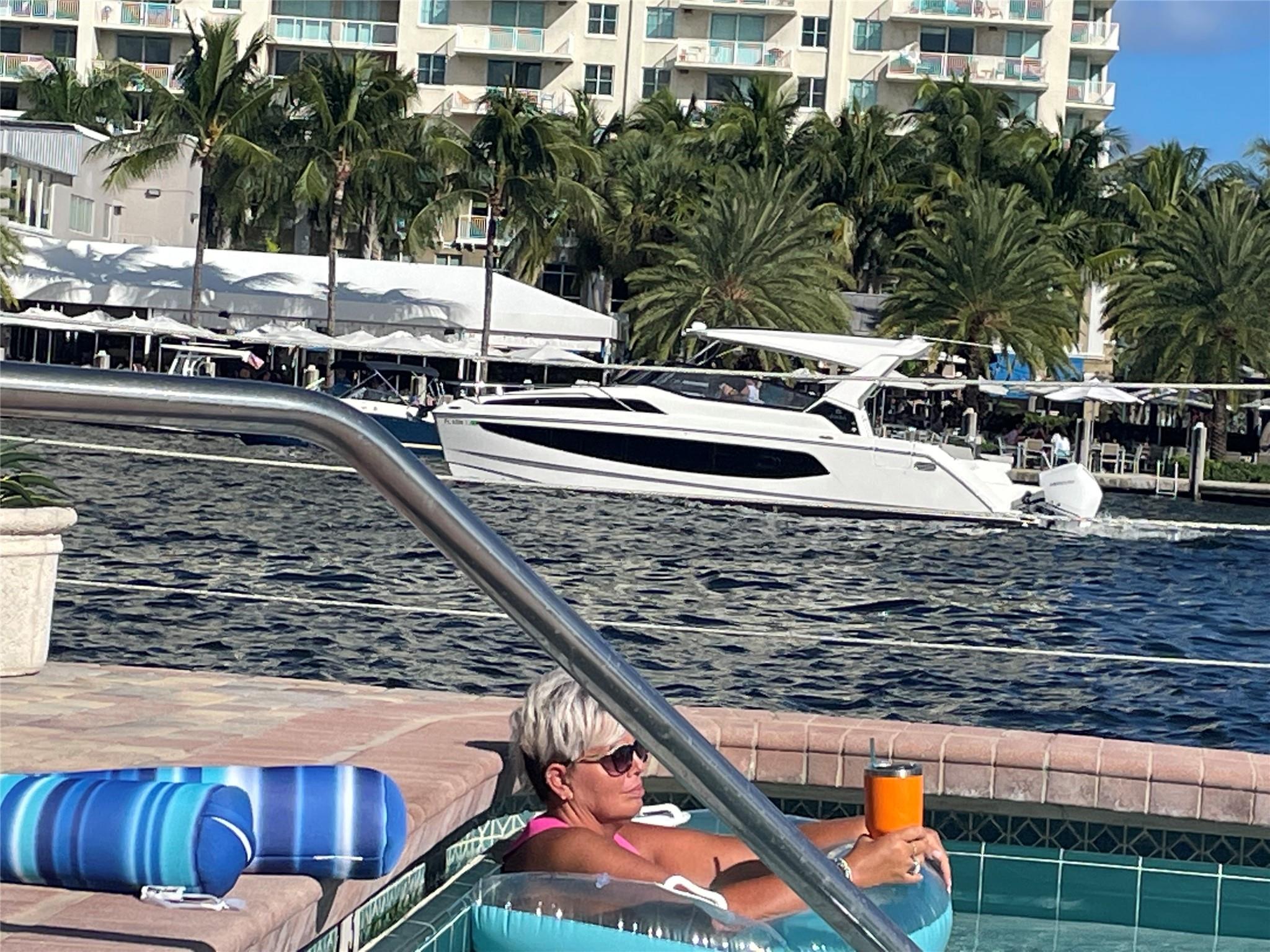 LAUDERDALE TOWER - Residential