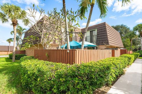 Photo of 2029 20th Court #65d, Jupiter, FL 33477 (MLS # R11139903)