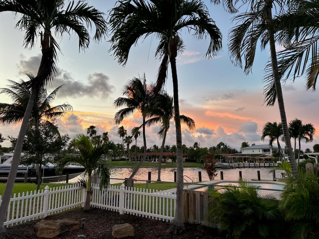 KINGS CROWN - Residential Lease