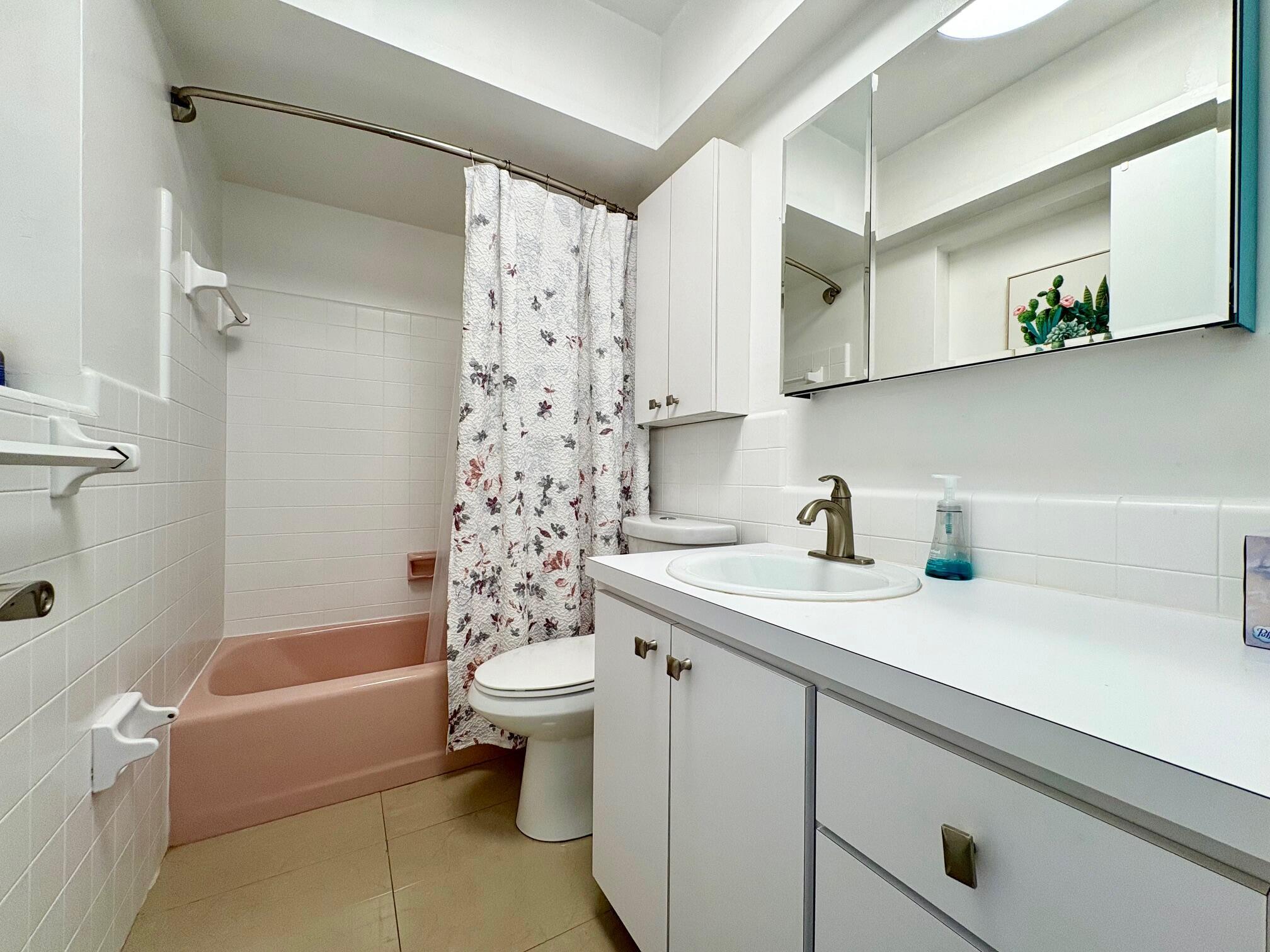 KINGS CROWN - Residential Lease