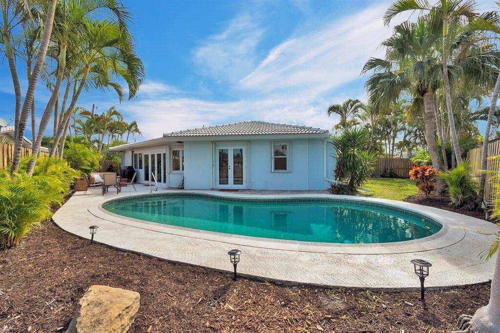 KINGS CROWN - Residential Lease