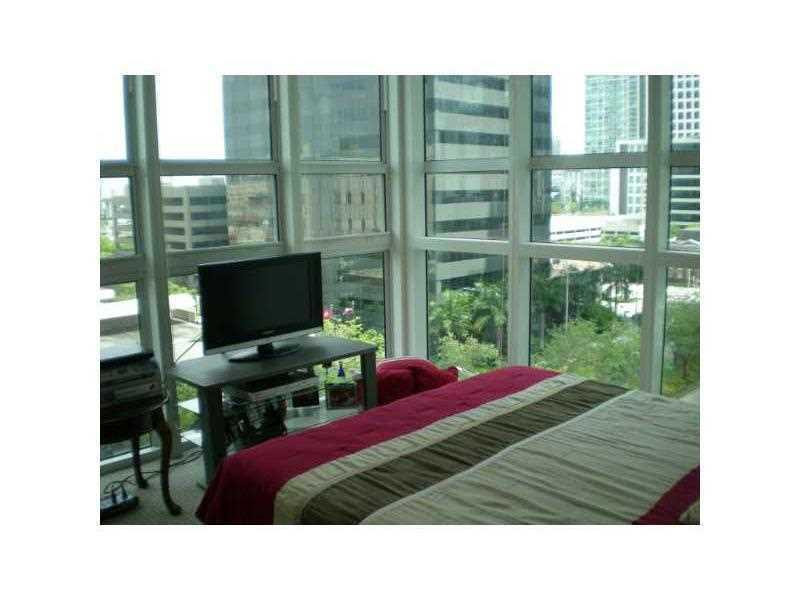 THE PLAZA 901 BRICKELL CONDO - Residential